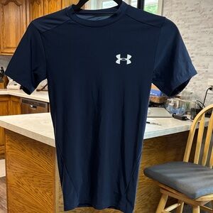 31-3 Under Armour boys Dark Blue Short Sleeve Top